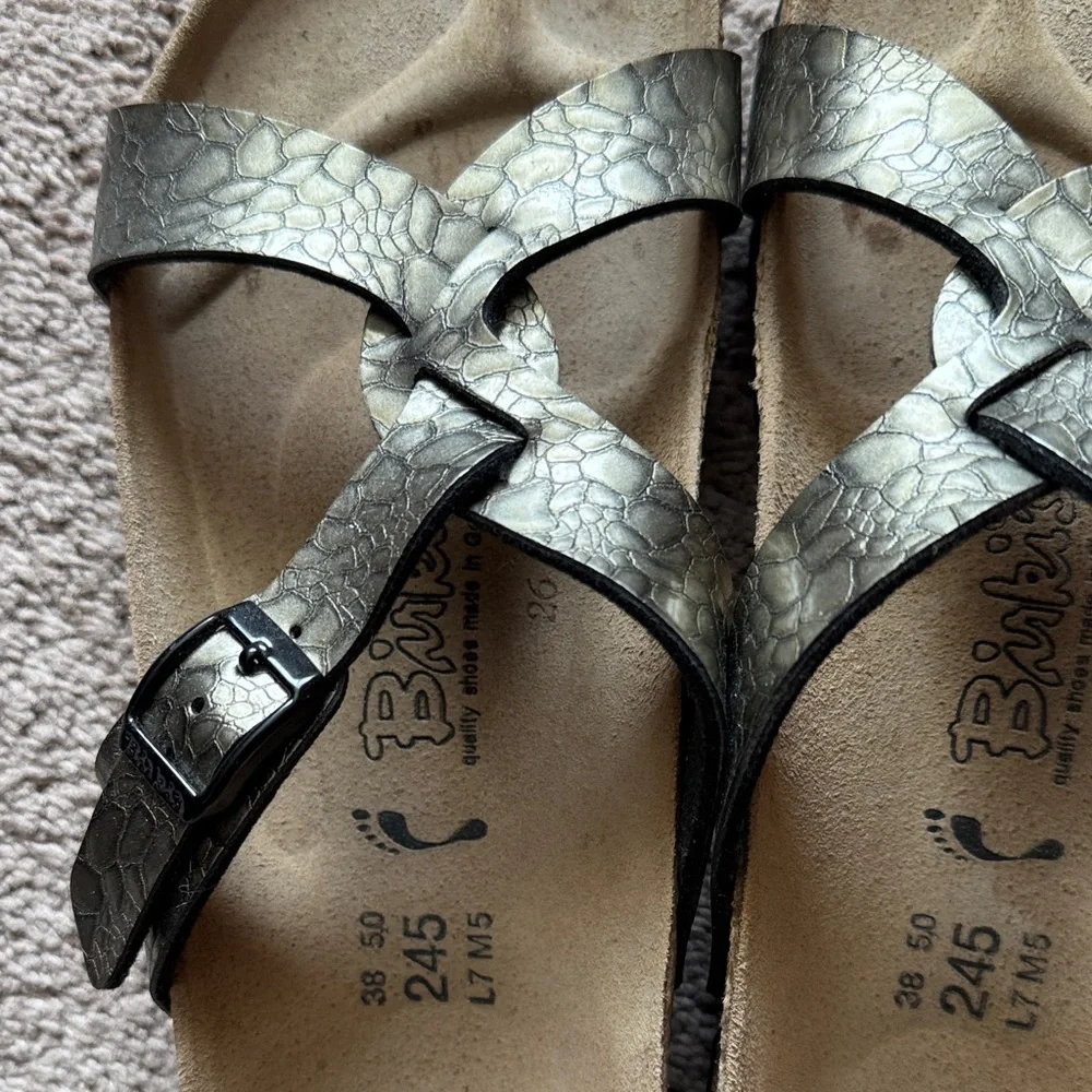 Birkenstock Birkis Metallic Bronze Crossover Straps. Snakeskin look. Size 38